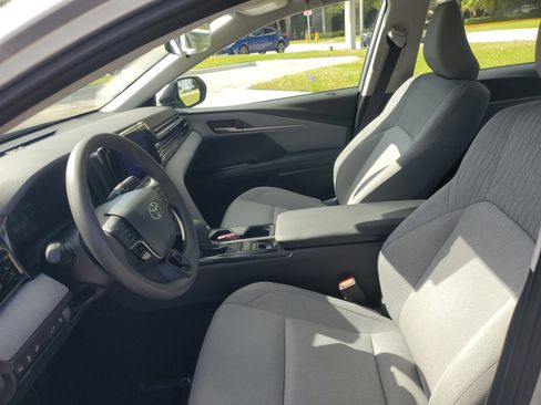 Used 2025 Toyota Camry LE image 15