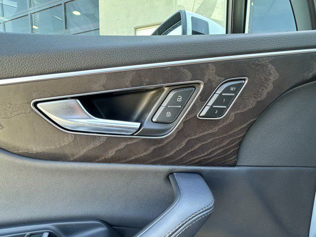 Used 2023 Audi Q7 2.0T Premium Plus w/ Premium Plus Package AWD/4WD image 25