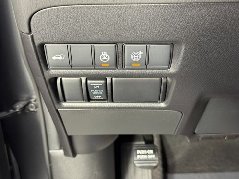 Used 2023 Nissan Armada SL w/ Midnight Edition Package image 18