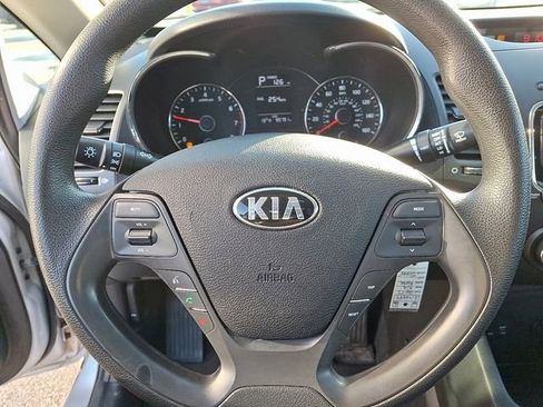 Used 2017 Kia Forte LX image 25