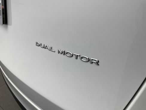 Used 2023 Tesla Model Y Long Range AWD/4WD image 7