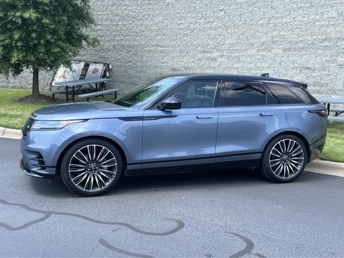 Used 2023 Land Rover Range Rover Velar R-Dynamic S AWD/4WD image 4