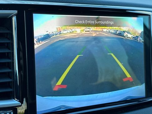 Used 2024 Chrysler Pacifica Touring-L image 22