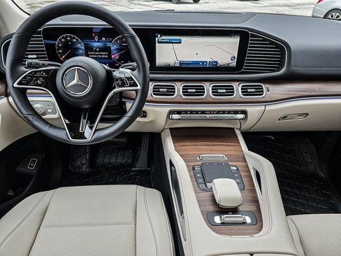 New 2026 Mercedes-Benz GLS 450 4MATIC image 34