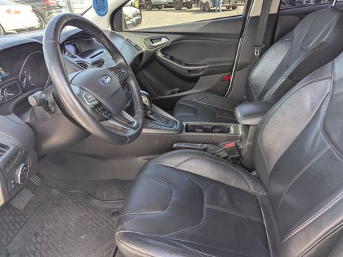 Used 2015 Ford Focus SE w/ Equipment Group 201A FWD image 24