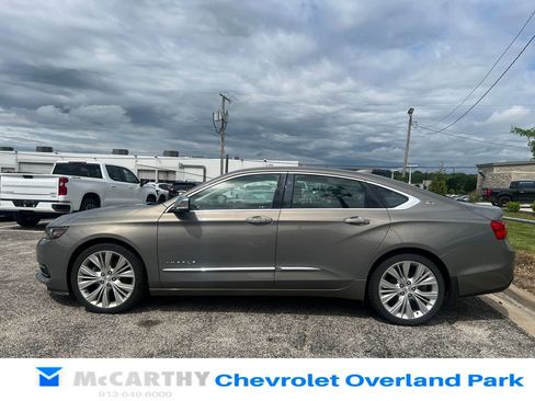 Used 2017 Chevrolet Impala Premier w/ Enhanced Convenience Package FWD image 6