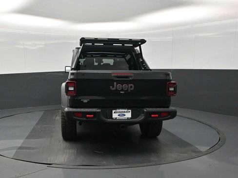 Used 2024 Jeep Gladiator Rubicon w/ Convenience Group AWD/4WD image 8