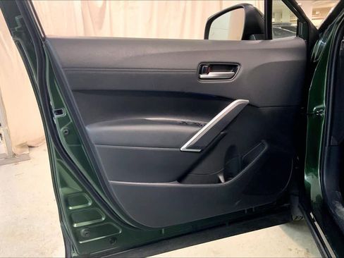 Used 2023 Toyota Corolla Cross XLE image 21