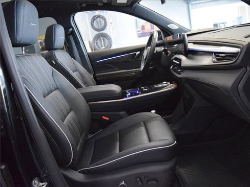 Used 2025 Buick Enclave Avenir w/ Trailering Package, 5000 lbs. image 22