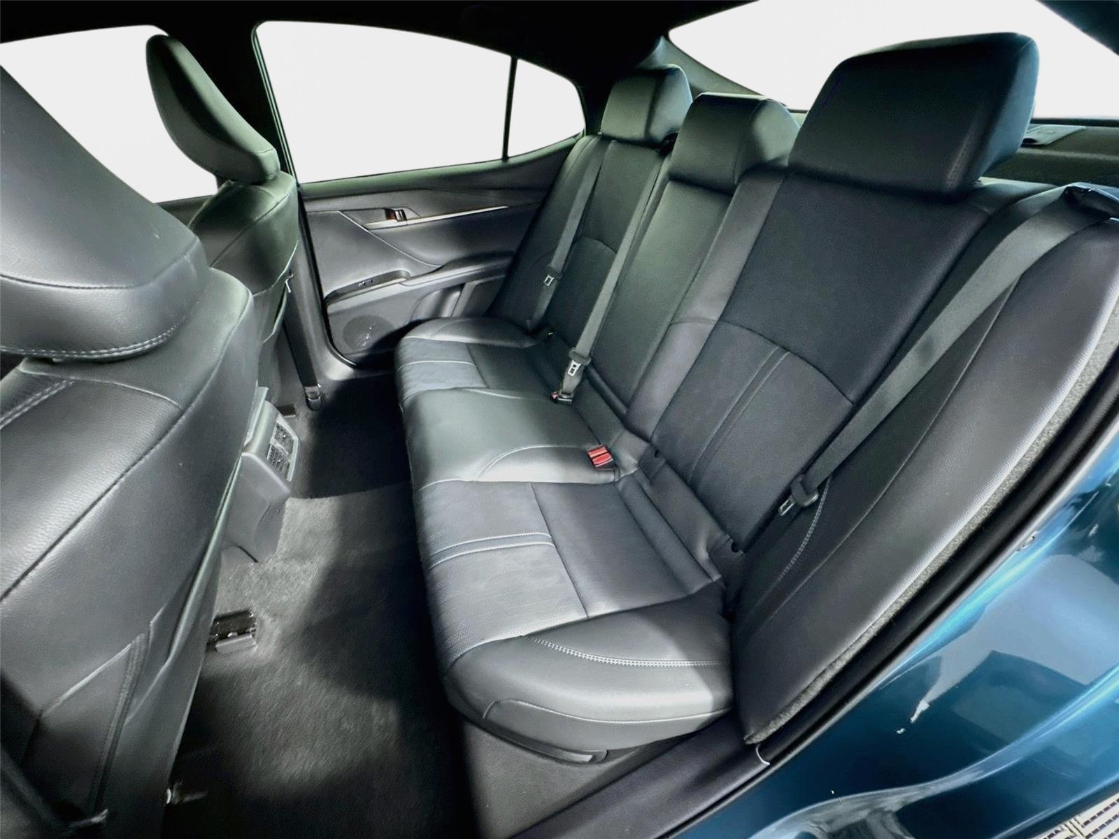 Used 2025 Toyota Camry XSE FWD image 22