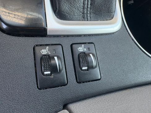 Used 2014 Toyota Highlander XLE FWD image 21