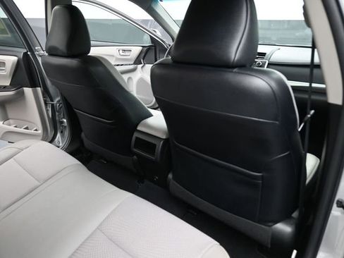 Used 2017 Toyota Camry SE w/ Moonroof Package image 16