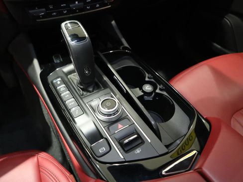 Used 2022 Maserati Levante Modena AWD/4WD image 33