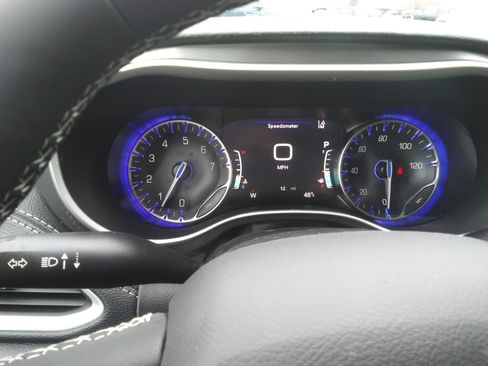 New 2026 Chrysler Pacifica Select image 14