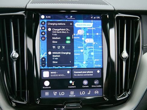 Certified 2024 Volvo XC60 T8 Ultimate w/ Protection Package Premier AWD/4WD image 32