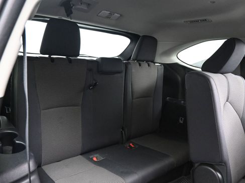 Used 2022 Toyota Highlander LE image 14