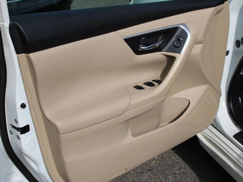 Used 2016 Nissan Altima 2.5 S w/ Power Driver Seat Package image 16