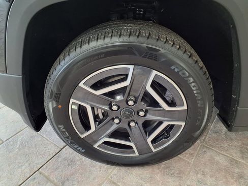 New 2026 Jeep Cherokee Limited image 27