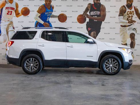 Used 2019 GMC Acadia SLT image 17