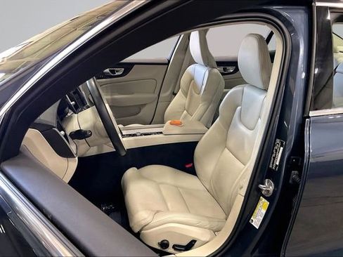 Certified 2023 Volvo S60 B5 Ultimate w/ Climate Package image 27