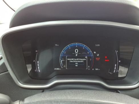 Certified 2025 Toyota Corolla Cross XLE FWD image 18