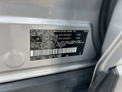 Used 2024 Toyota RAV4 XLE FWD image 36