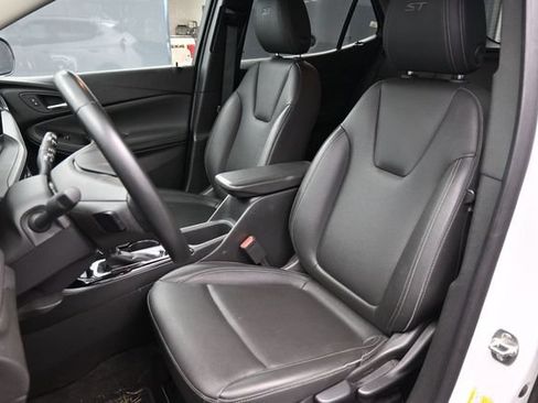 Used 2024 Buick Encore GX Sport Touring FWD image 18