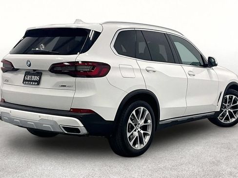 Used 2022 BMW X5 xDrive40i w/ Premium Package AWD/4WD image 2