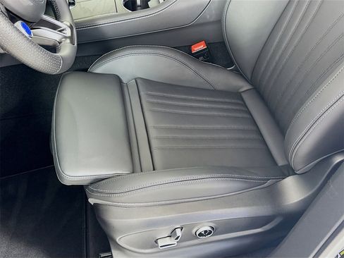 New 2025 Maserati Grecale GT image 19