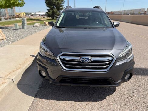 Used 2018 Subaru Outback 3.6R Limited AWD/4WD image 8