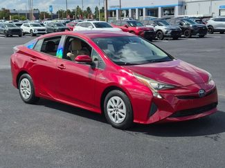Used 2017 Toyota Prius Two FWD video 3