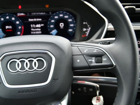 Used 2025 Audi Q3 2.0T Premium image 12