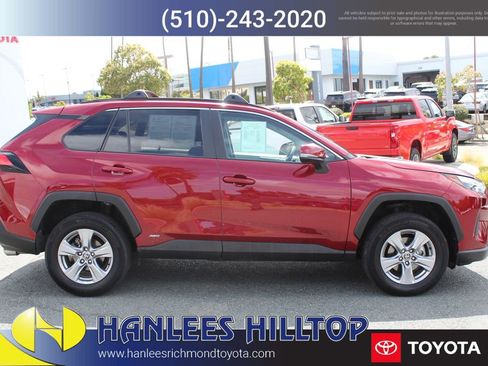 Used 2025 Toyota RAV4 XLE AWD/4WD image 6