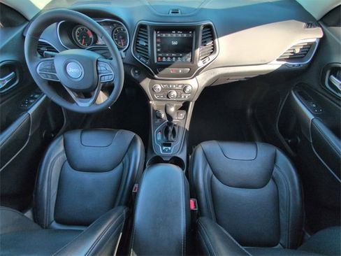 Used 2022 Jeep Cherokee Latitude Lux image 9