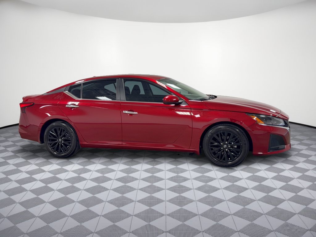 Used 2025 Nissan Altima 2.5 SV w/ SV Special Edition Package FWD image 8