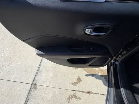 Used 2018 Jeep Compass Trailhawk w/ Popular Equipment Group AWD/4WD image 36
