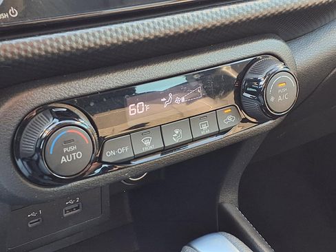 Used 2021 Nissan Kicks SV image 22