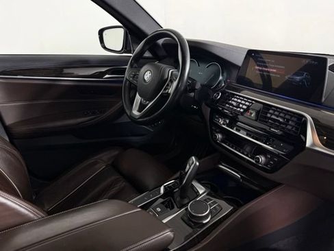 Used 2018 BMW 530e xDrive AWD/4WD image 16