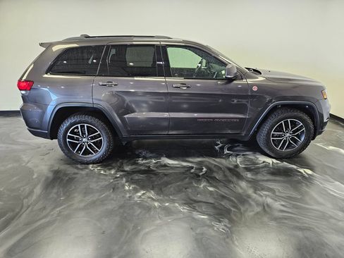 Used 2018 Jeep Grand Cherokee Trailhawk w/ Trailhawk Luxury Group AWD/4WD image 22