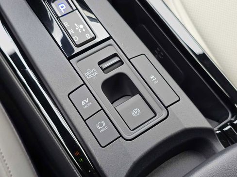 Certified 2026 Toyota Prius XLE image 35