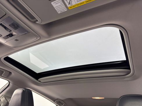 Used 2017 Toyota RAV4 Limited image 10