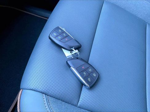 Certified 2025 GMC Acadia AT4 image 15