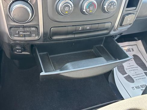 Used 2023 RAM 1500 Classic SLT AWD/4WD image 34