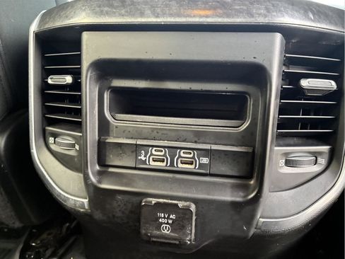 Used 2019 RAM 1500 Big Horn image 11