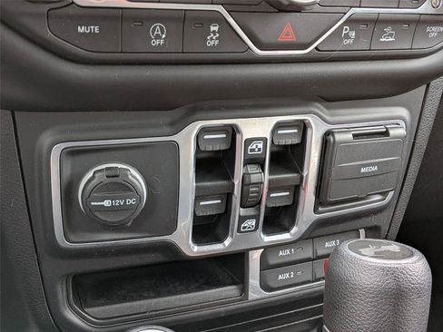 Certified 2021 Jeep Wrangler Unlimited Sahara AWD/4WD image 19