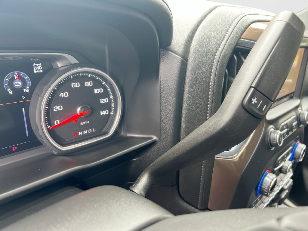 Used 2020 Chevrolet Silverado 1500 High Country w/ Technology Package AWD/4WD image 29