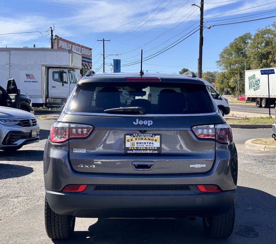 Used 2017 Jeep Compass Latitude w/ Cold Weather Group AWD/4WD image 4