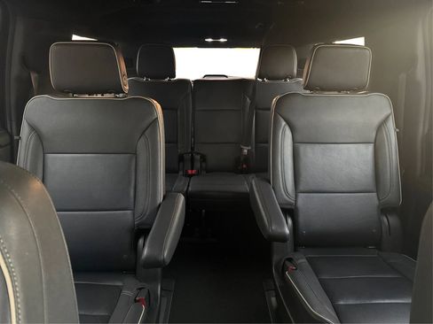 Used 2023 Chevrolet Suburban Premier RWD image 15