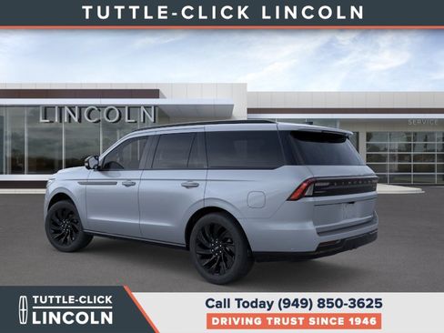 New 2026 Lincoln Navigator Reserve AWD/4WD image 4