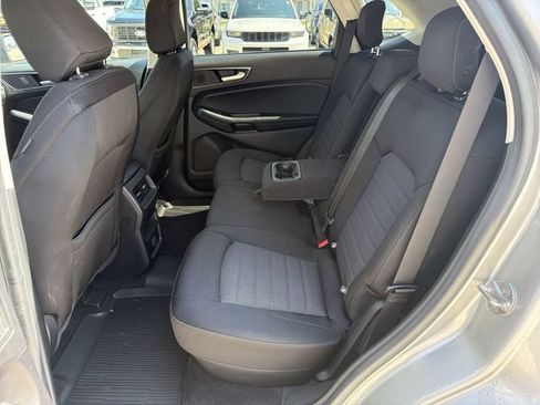 Used 2020 Ford Edge SE FWD image 23
